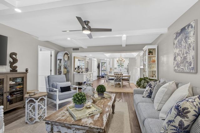 327 Southwind Drive 203, North Palm Beach, FL 33408
