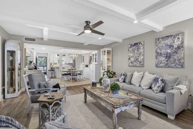 327 Southwind Drive 203, North Palm Beach, FL 33408