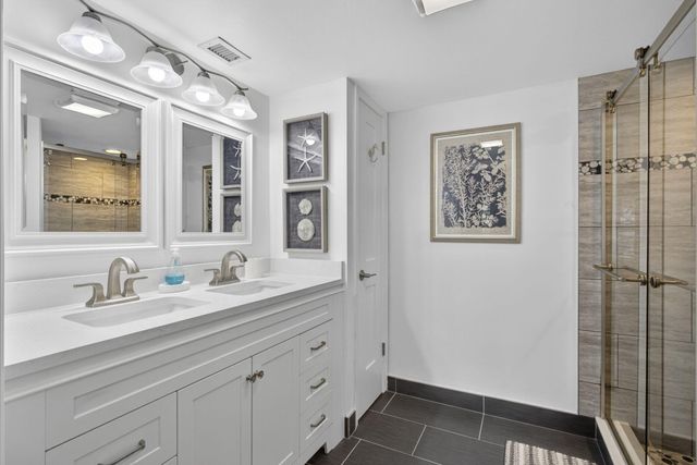 327 Southwind Drive 203, North Palm Beach, FL 33408