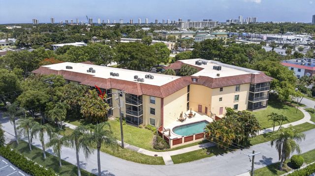 327 Southwind Drive 203, North Palm Beach, FL 33408