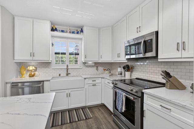 327 Southwind Drive 203, North Palm Beach, FL 33408