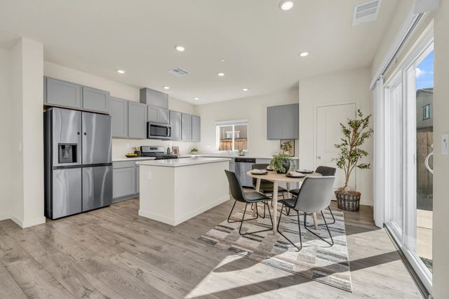 1272 Matlack St, Lincoln, CA 95648