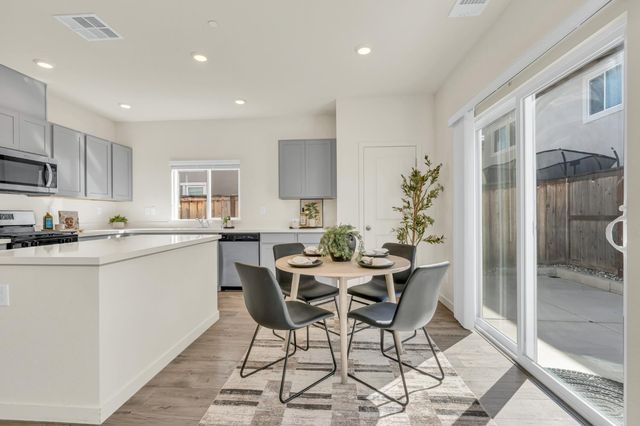 1272 Matlack St, Lincoln, CA 95648