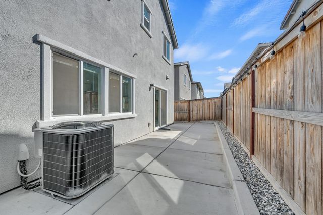 1272 Matlack St, Lincoln, CA 95648