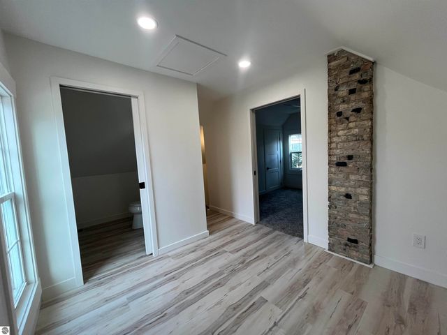 203.5 E Chapin Street, Cadillac, MI 49601