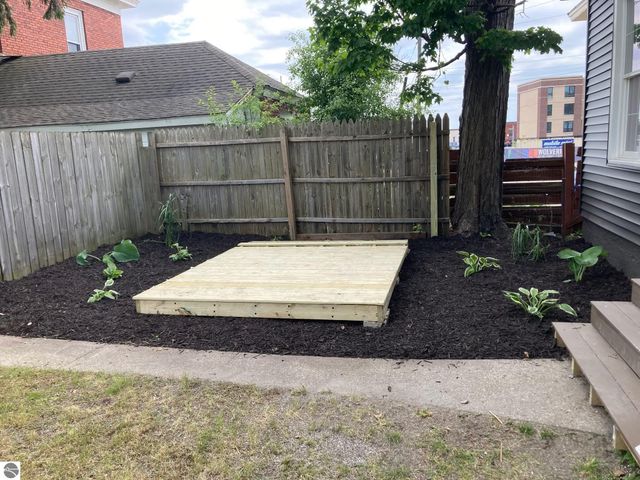 203.5 E Chapin Street, Cadillac, MI 49601