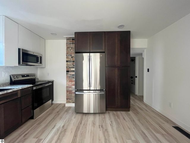 203.5 E Chapin Street, Cadillac, MI 49601