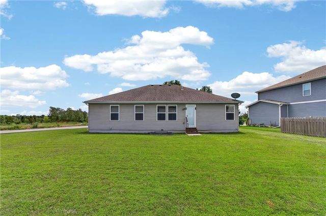 1200 SW Cornwall Road, Lee's Summit, MO 64083