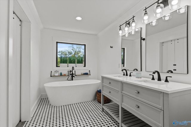 286 Mitchell Hollow Road, Grant, AL 35747