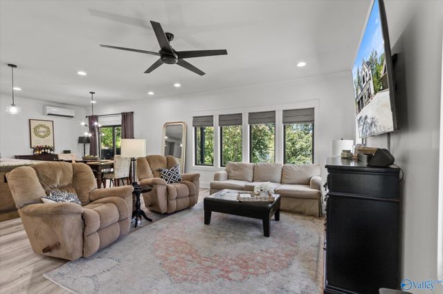 286 Mitchell Hollow Road, Grant, AL 35747