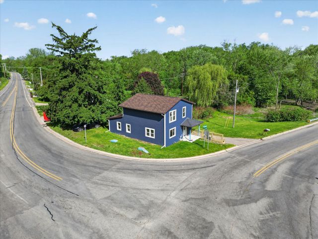 1387 E Riverside Drive, Ionia, MI 48846
