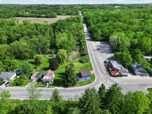 1387 E Riverside Drive, Ionia, MI 48846