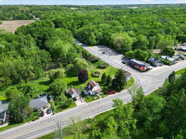 1387 E Riverside Drive, Ionia, MI 48846