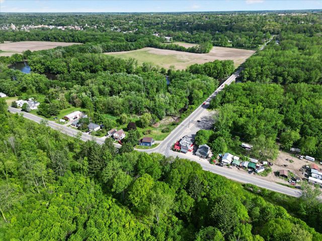 1387 E Riverside Drive, Ionia, MI 48846