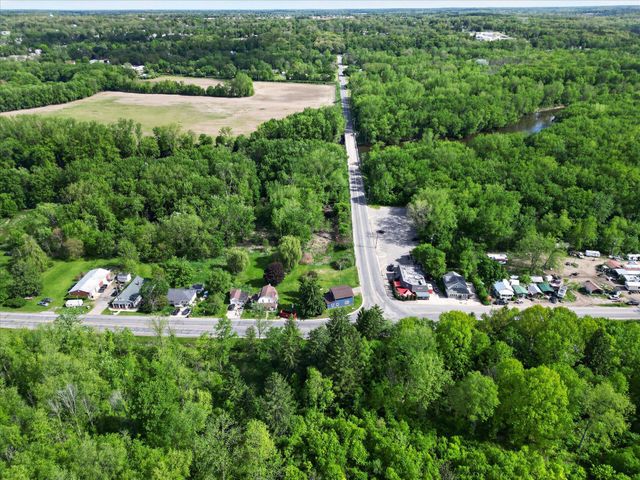 1387 E Riverside Drive, Ionia, MI 48846