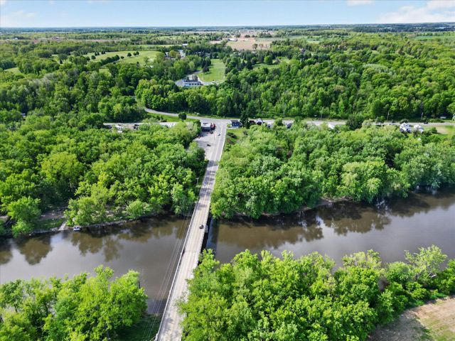 1387 E Riverside Drive, Ionia, MI 48846