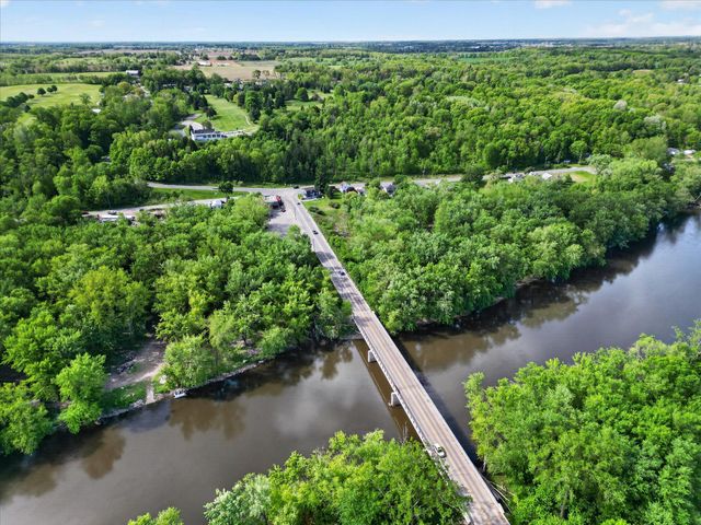 1387 E Riverside Drive, Ionia, MI 48846