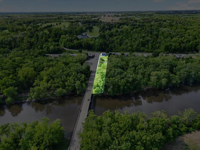 1387 E Riverside Drive, Ionia, MI 48846