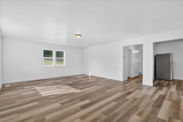 1387 E Riverside Drive, Ionia, MI 48846