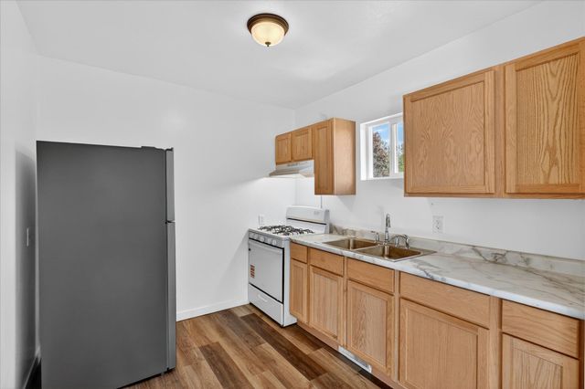 1387 E Riverside Drive, Ionia, MI 48846
