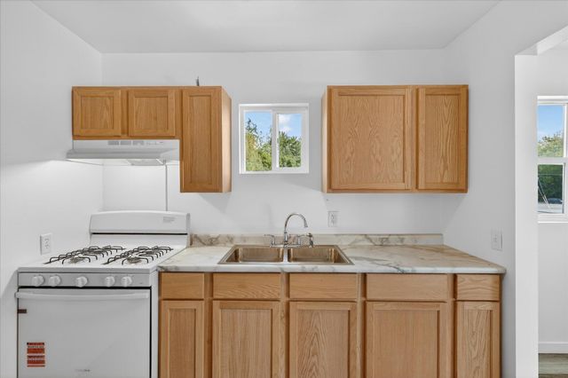 1387 E Riverside Drive, Ionia, MI 48846