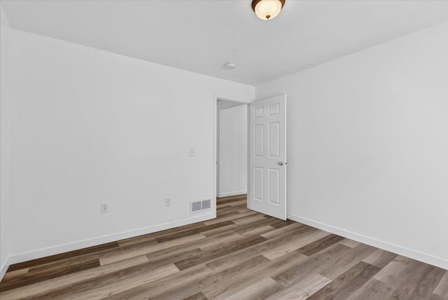 1387 E Riverside Drive, Ionia, MI 48846