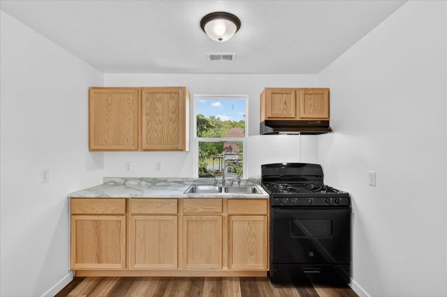 1387 E Riverside Drive, Ionia, MI 48846