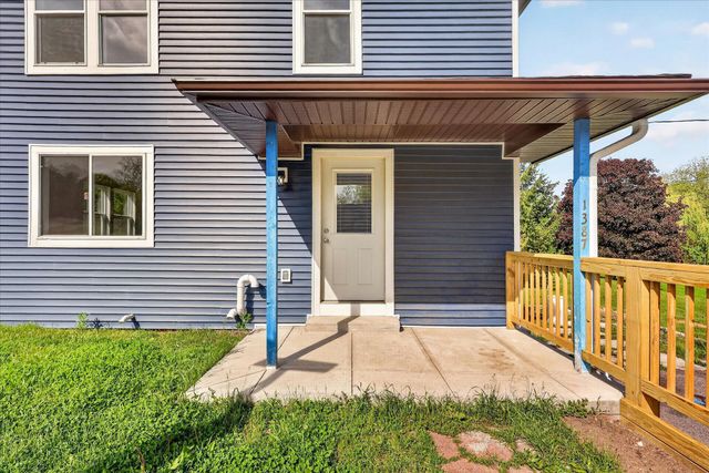 1387 E Riverside Drive, Ionia, MI 48846