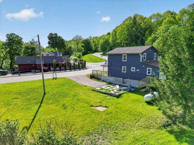 1387 E Riverside Drive, Ionia, MI 48846