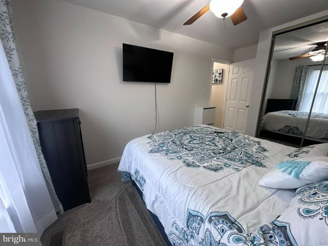 4802 QUEENSBURY CIR, Fredericksburg, VA 22408