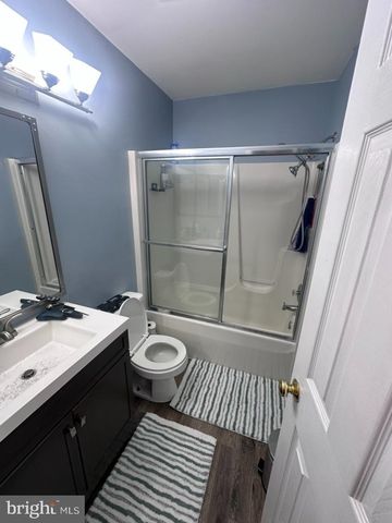 4802 QUEENSBURY CIR, Fredericksburg, VA 22408