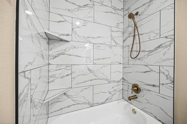 6719 Roanoke Street, Houston, TX 77028