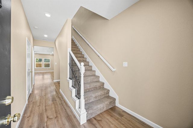 6719 Roanoke Street, Houston, TX 77028