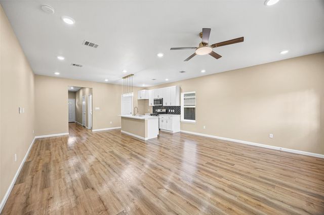 6719 Roanoke Street, Houston, TX 77028