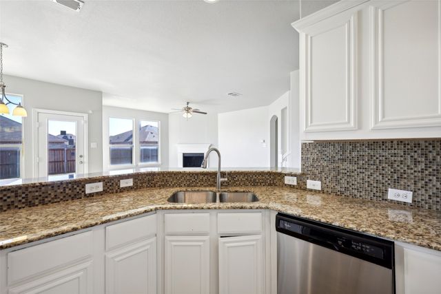7353 Waterwell Trail, Forest Hill, TX 76140
