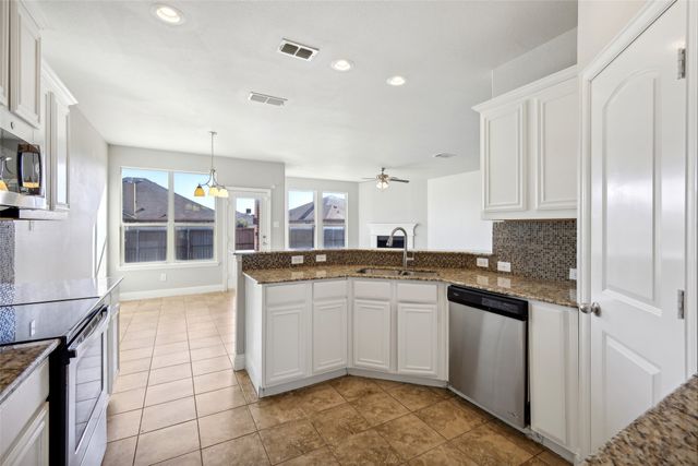 7353 Waterwell Trail, Forest Hill, TX 76140