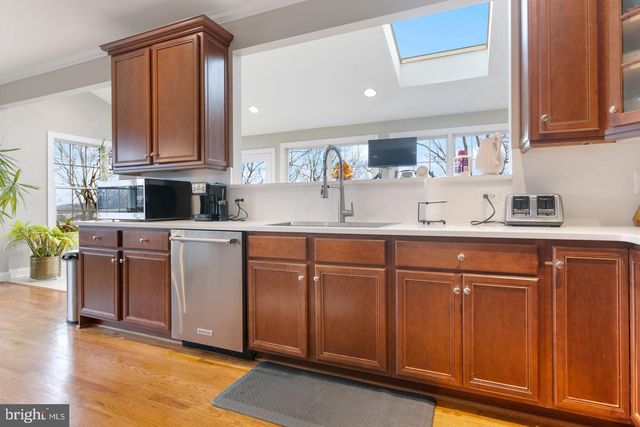 15058 BANKFIELD DR, Waterford, VA 20197