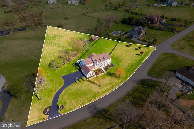 15058 BANKFIELD DR, Waterford, VA 20197