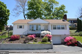 1825 S 2ND AVE, Pottsville, PA 17901