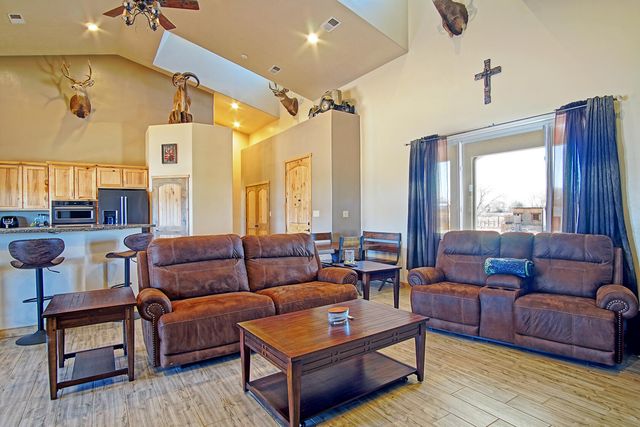 17 Tome Hill Road, Los Lunas, NM 87031