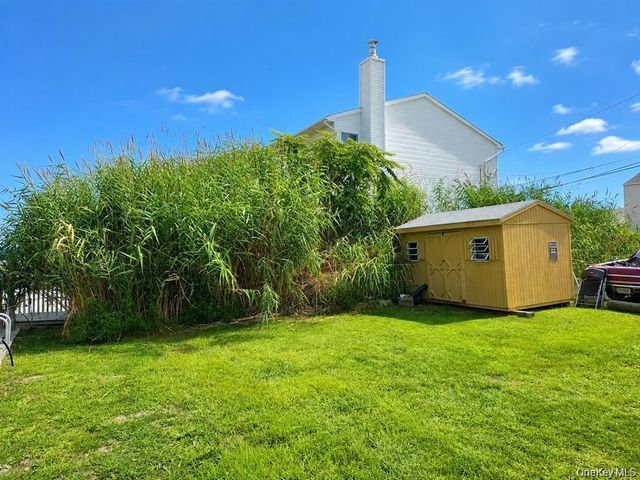 2706 Peconic, Seaford, NY 11783