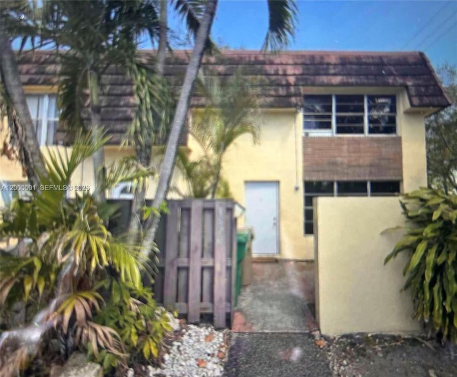 3820 SW 60th Ter 1, Davie, FL 33314