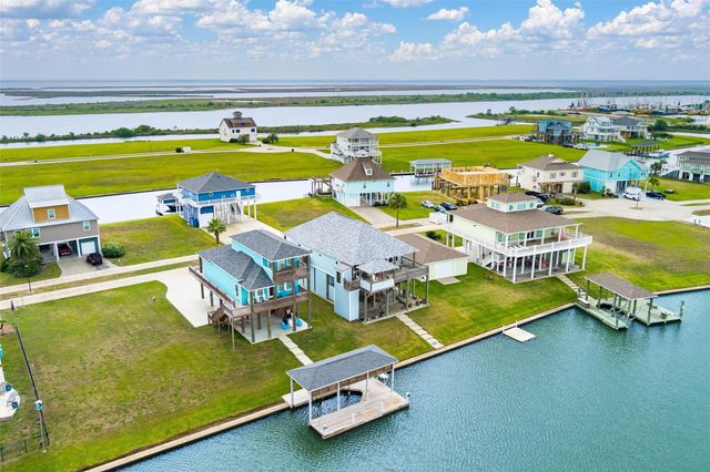 1900 Laguna Harbor Cove Boulevard, Port Bolivar, TX 77650