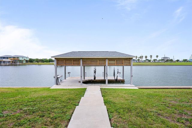 1900 Laguna Harbor Cove Boulevard, Port Bolivar, TX 77650