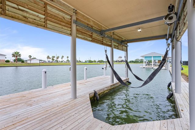 1900 Laguna Harbor Cove Boulevard, Port Bolivar, TX 77650