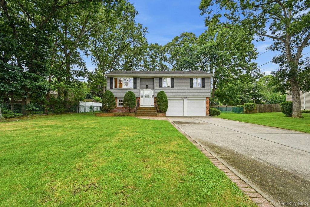 86 39th Street, Islip, NY 11751 — photo 3