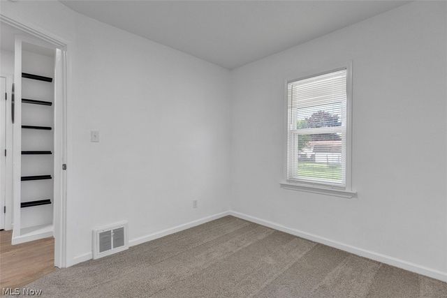 67 Pierce Avenue, Cuyahoga Falls, OH 44221