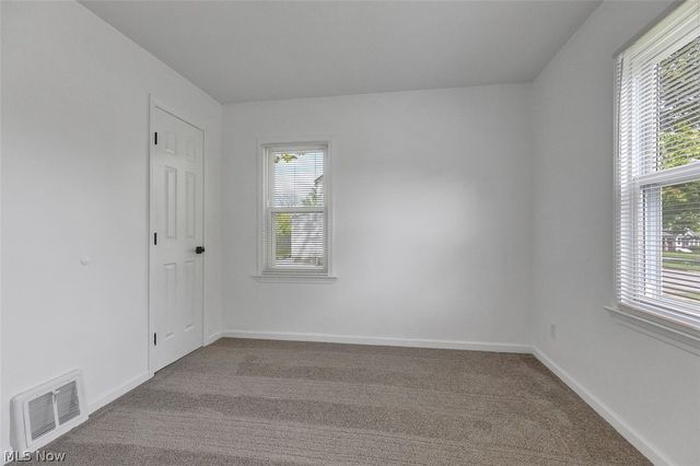 67 Pierce Avenue, Cuyahoga Falls, OH 44221