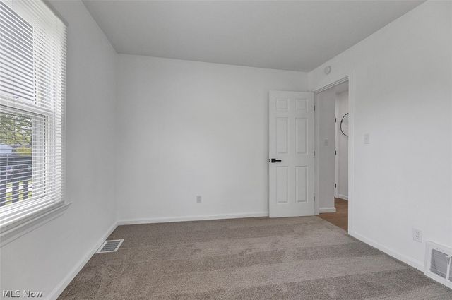 67 Pierce Avenue, Cuyahoga Falls, OH 44221