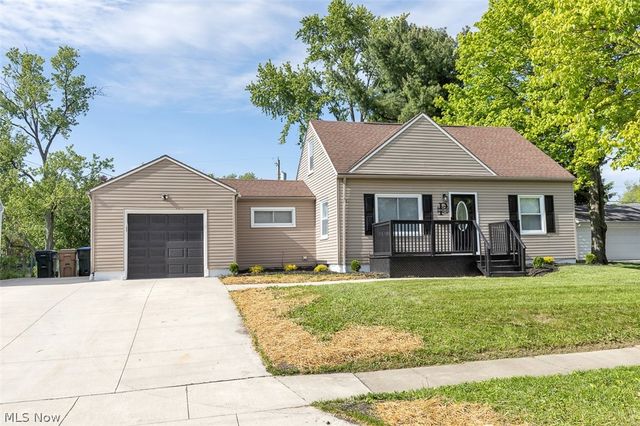 67 Pierce Avenue, Cuyahoga Falls, OH 44221